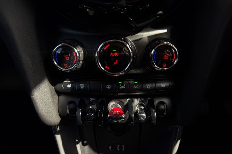Mini Hatch COOPER.. 6 SERVICES..DAB..SAT NAV..HEATED SAETS..STUNNING EXAMPLE 19