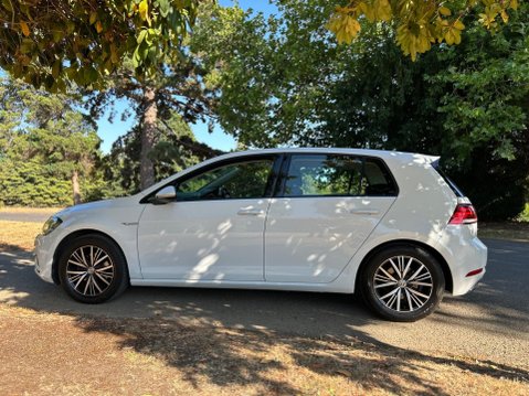 Volkswagen Golf SE NAVIGATION TSI EVO DSG 16