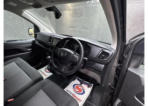 Vauxhall Vivaro 1.5 Turbo D 2700 Pro Panel Van 6dr Diesel Manual L1 H1 Euro 6 (s/s) (120 ps 26