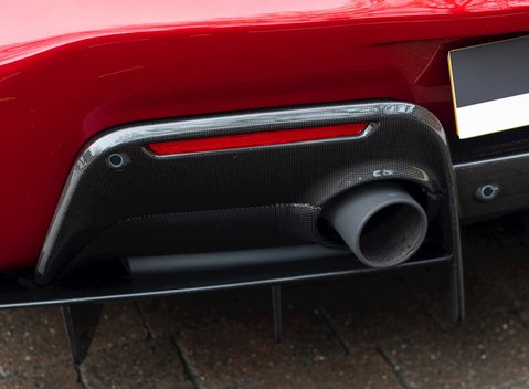 Ferrari 488 Pista 29