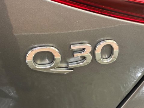 Infiniti Q30 1.5d SE Euro 6 (s/s) 5dr 53