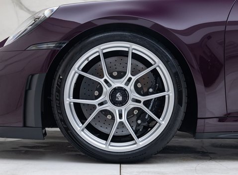 Porsche 911 GT3 TOURING (992.2) 36