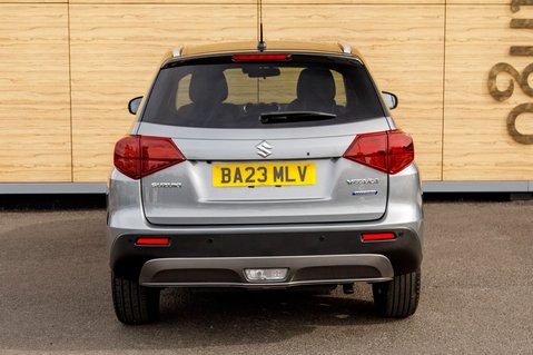 Suzuki Vitara SZ5 BOOSTERJET MHEV 6