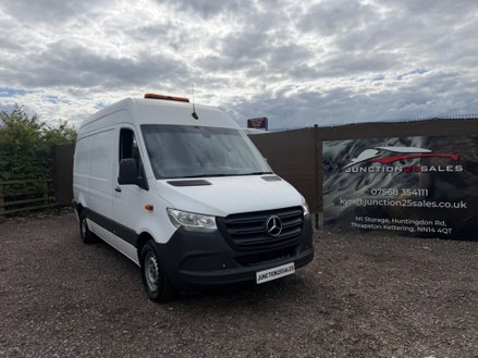 Mercedes-Benz Sprinter 2.0 317 CDI Progressive Panel Van 5dr Diesel G-Tronic RWD L2 H2 Euro 6 (s/s