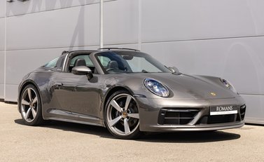 Porsche 911 Targa 4 (992) 2