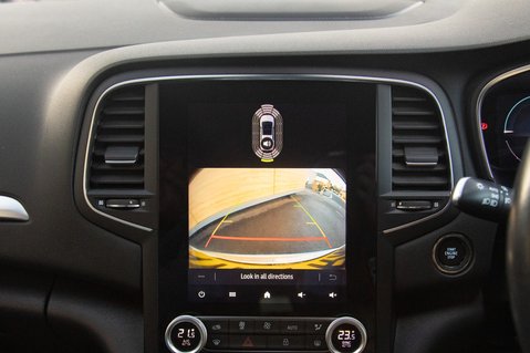 Renault Megane ICONIC E-TECH 34