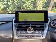 Lexus NX 300H LUXURY 16