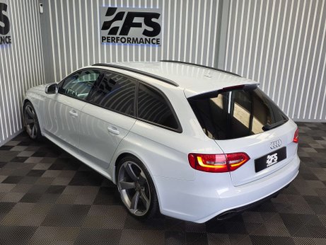 Audi RS4 4.2 FSI V8 Estate 5dr Petrol S Tronic quattro Euro 5 (450 ps) 42
