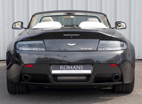 Aston Martin V12 Vantage S Roadster 5
