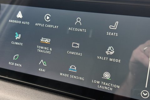 Land Rover Defender 110 D250 Hard Top SE MHEV - Deployable Towbar 29