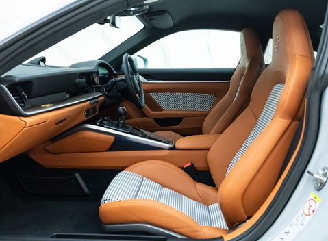 Porsche 911 (992) Sport Classic 13