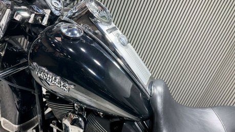 Harley-Davidson Touring 1690 FLHRC ROADKING CLASSIC 2012, MANY EXTRAS, LONG MOT 26