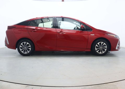 Toyota Prius 1.8 VVT 8.8kWh Business Edition Plus Hatchback 5dr Petrol Plug-in Hybrid CV 13