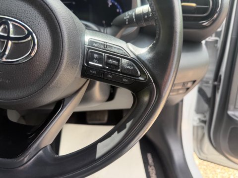 Toyota Yaris Cross 1.5 VVT-h Premiere Edition E-CVT Euro 6 (s/s) 5dr 23