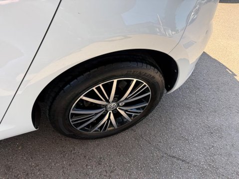 Volkswagen Golf 1.0 TSI BlueMotion Tech SE Nav DSG Euro 6 (s/s) 5dr 28