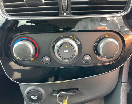 Renault Clio 1.1 Clio Play 5dr 31