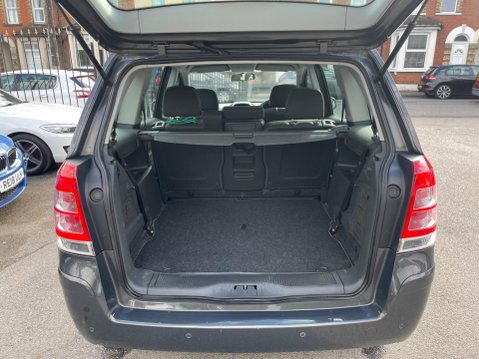 Vauxhall Zafira 1.6 16V Exclusiv Euro 5 5dr 12