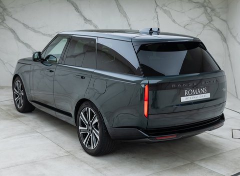 Land Rover Range Rover P440e HSE 9