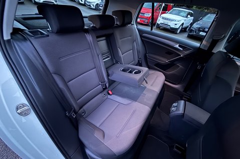 Volkswagen e-Golf E-GOLF - 12 MONTHS MOT -APPLE CAR PLAY  27