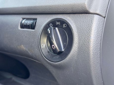 Volkswagen Polo 1.4 Polo SE 75 5dr 28