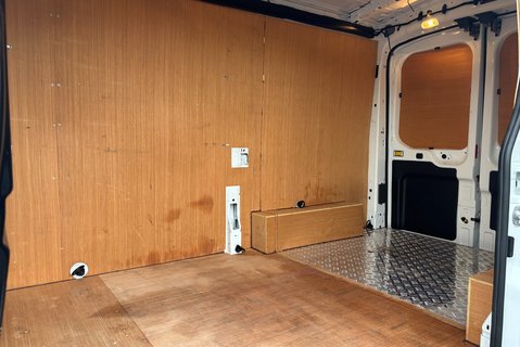 Ford Transit 350 Rwd L2 H2 130 ps Panel Van - Air Con / Rear Sensors 10