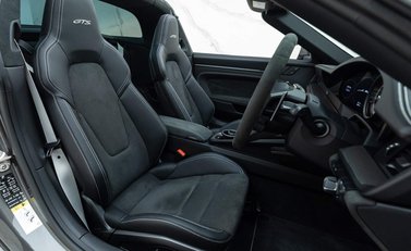 Porsche 911 Targa 4 GTS (992) 7