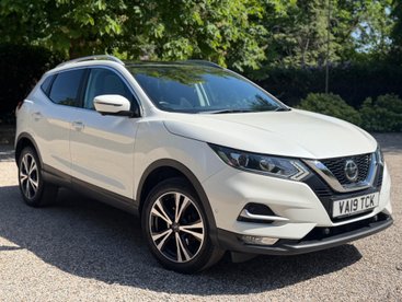 Nissan Qashqai 1.3 DIG-T N-Connecta Euro 6 (s/s) 5dr