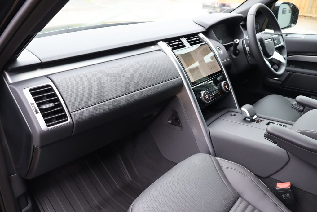 Land Rover Discovery 2026 BRAND NEW COMMERCIAL DYNAMIC HSE styled by seeker  genuine Rear seats  21