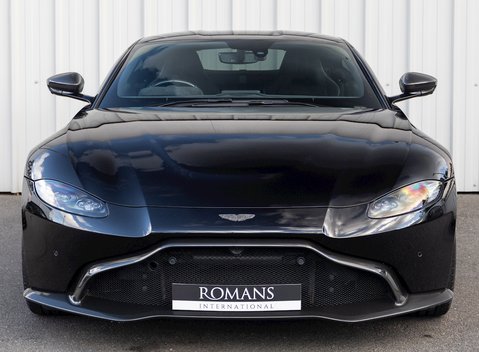 Aston Martin V8 Vantage 4