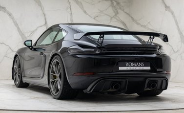 Porsche Cayman GT4 (718) 10