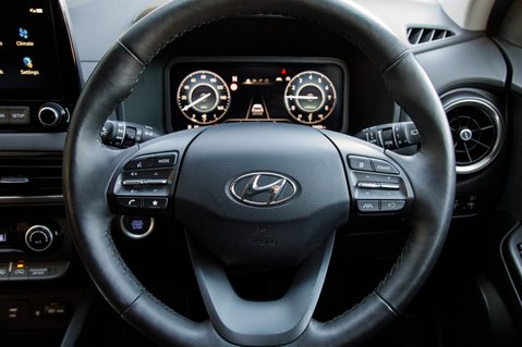 Hyundai KONA T-GDI PREMIUM MHEV 22