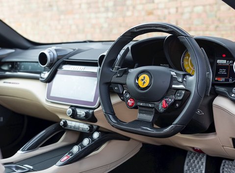 Ferrari GTC4 Lusso 11