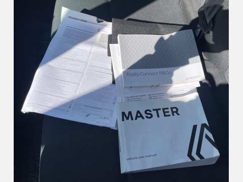 Renault Master 2.3 dCi 35 Business FWD LWB Medium Roof Euro 6 4dr 39