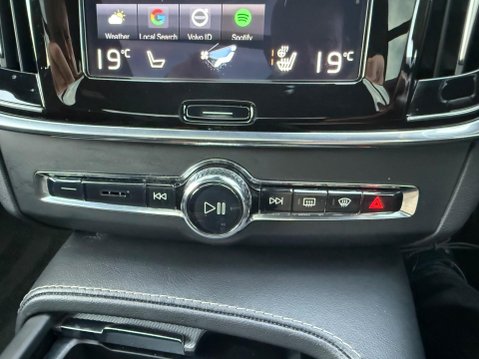 Volvo V90 2.0 B5 MHEV R-Design Auto Euro 6 (s/s) 5dr 46