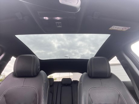 Jaguar E-Pace 2.0 D180 R-Dynamic HSE Auto AWD Euro 6 (s/s) 5dr 31