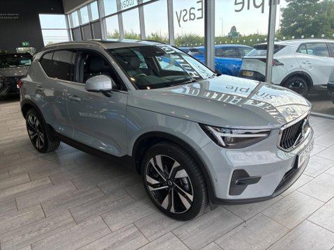 Volvo XC40 2.0 B4 MHEV Ultra Bright DCT Auto Euro 6 (s/s) 5dr 3