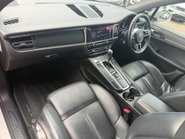 Porsche Macan PDK 9