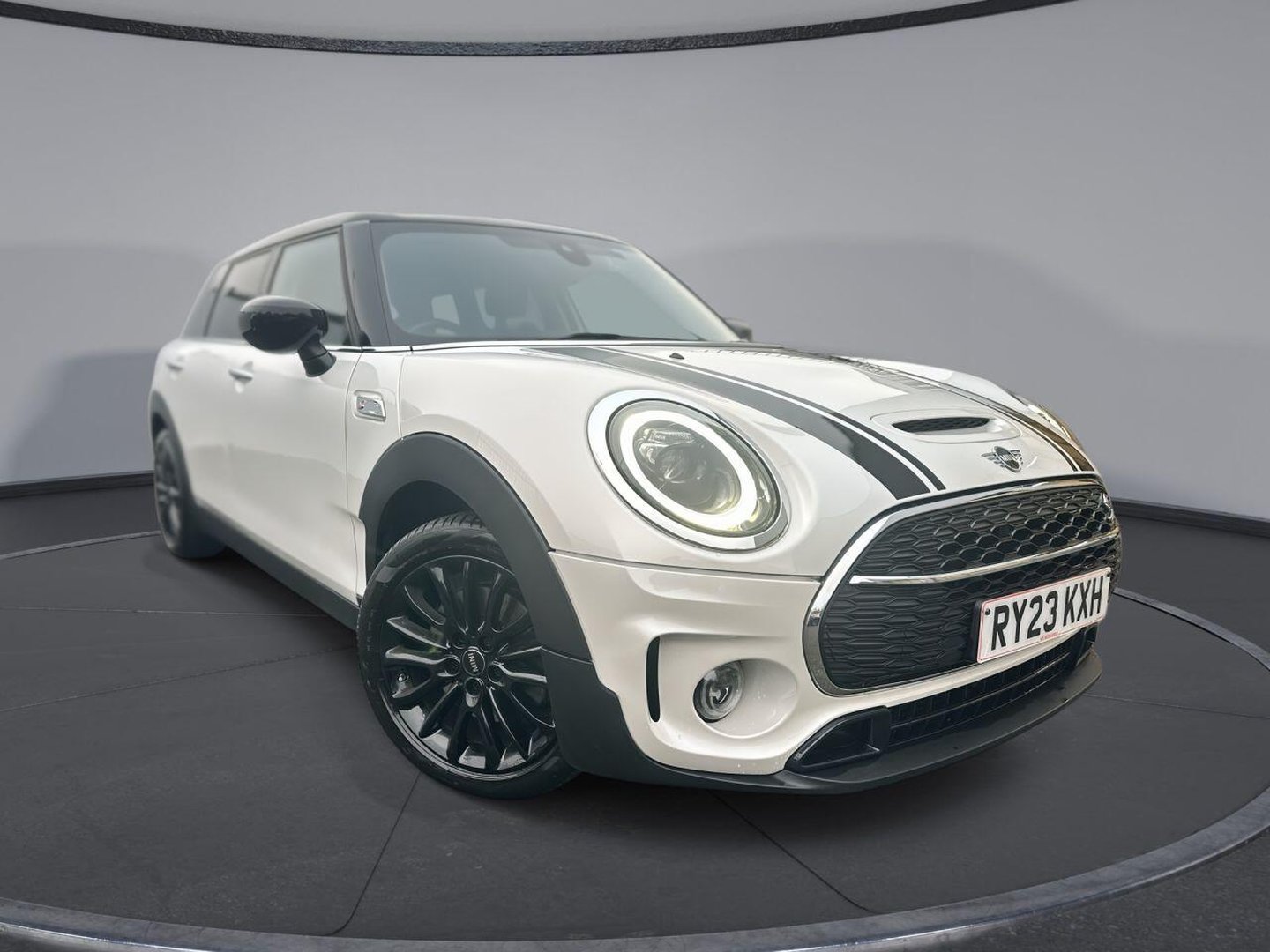 MINI Clubman listing photo