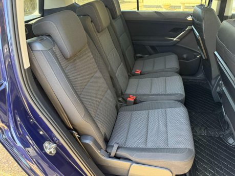 Volkswagen Touran 1.6 TDI BlueMotion Tech SE Family DSG Euro 6 (s/s) 5dr 21