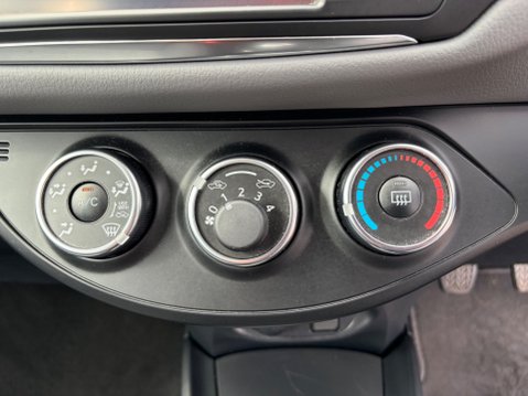 Toyota Yaris 1.33 VVT-I ICON 18