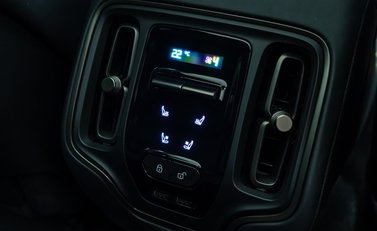 Aston Martin DBX 707 19