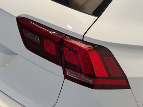Volkswagen Tiguan 1.5 Tiguan R-Line TSi Semi-Auto 5dr 43
