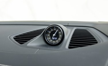 Porsche Macan Turbo Electric 21