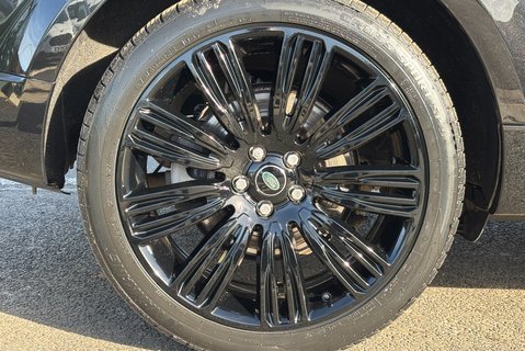 Land Rover Range Rover Sport D300 MHEV HSE Dynamic Black Auto 4WD Euro 6 (s/s) 5dr 37