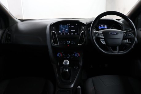 Ford Focus ST-LINE X 41