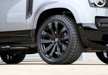 Land Rover Defender 110