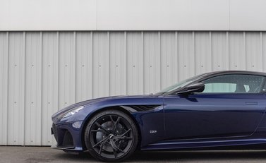 Aston Martin DBS Superleggera 33