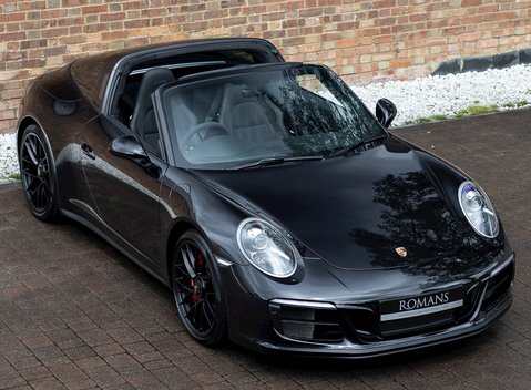 Porsche 911 Targa 4 GTS (991.2) 8