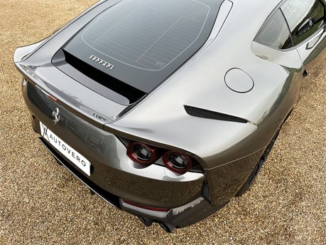 Ferrari 812 Superfast 25
