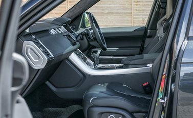 Land Rover Range Rover Sport 5.0 SVR 17